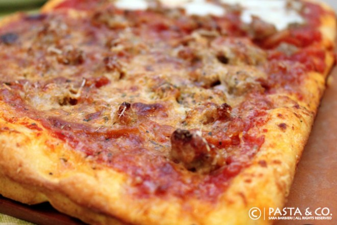 Pizza_sausage_onions